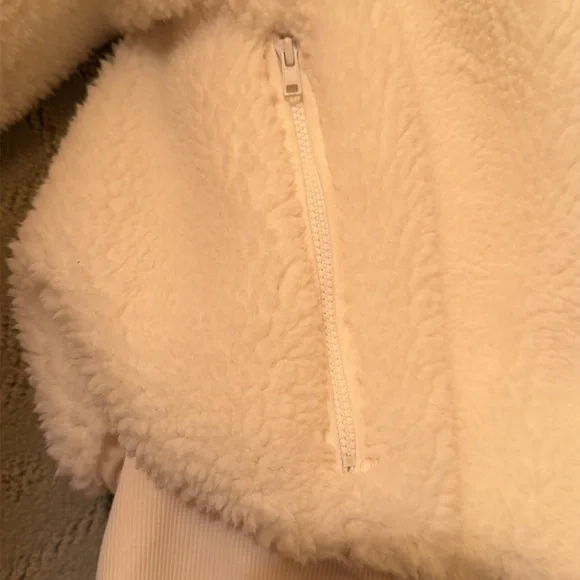 Alo Foxy Sherpa jacket - Picture 5 of 8